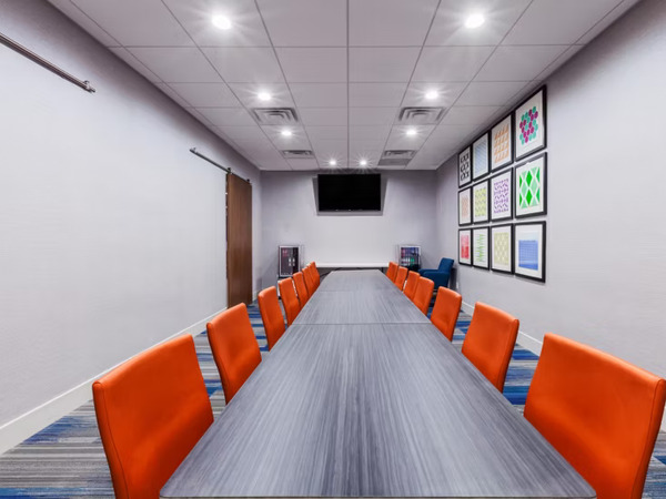 Holiday Inn Express & Suites Tulsa West - Sand Springs