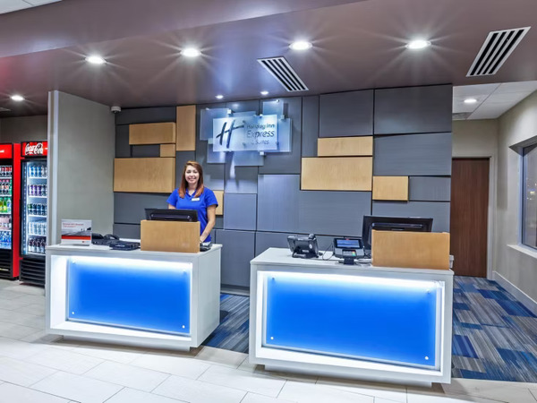 Holiday Inn Express & Suites Tulsa West - Sand Springs