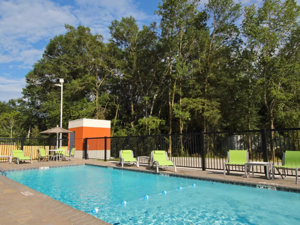 Holiday Inn Express & Suites Columbus North