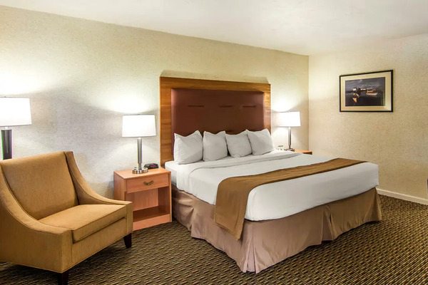Quality Inn & Suites Coos Bay