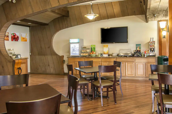 Quality Inn & Suites Coos Bay