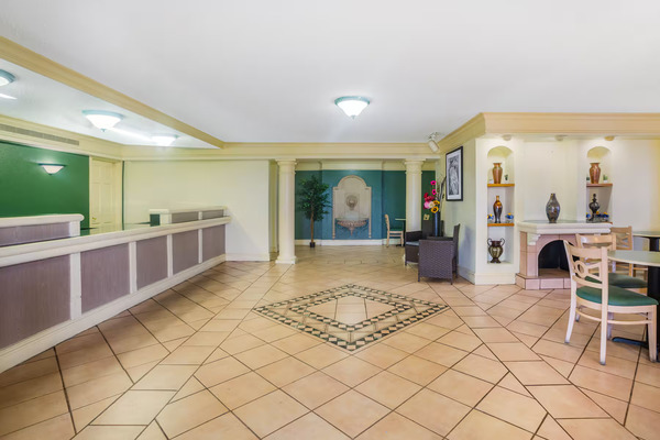 Super 8 By Wyndham Eagle Pass