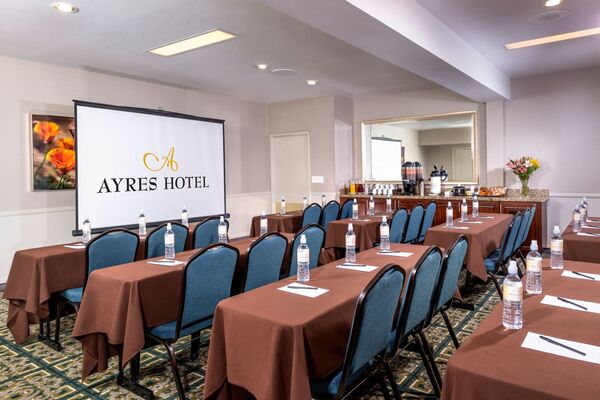 Ayres Suites - Diamond Bar