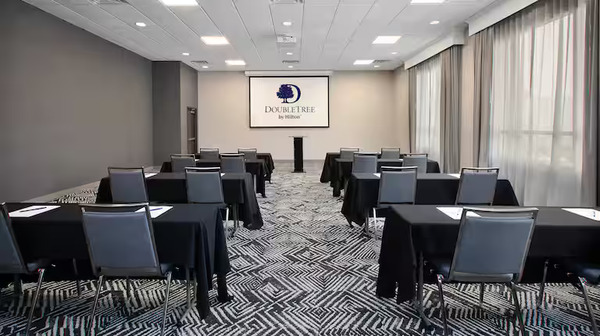 DoubleTree by Hilton Detroit Novi