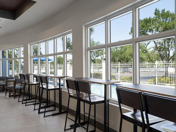 Holiday Inn Express & Suites St. Petersburg North I-275