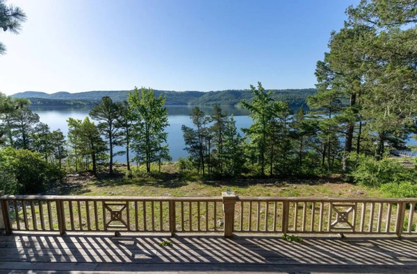 A Little Piece of Heaven on Greers Ferry Lake