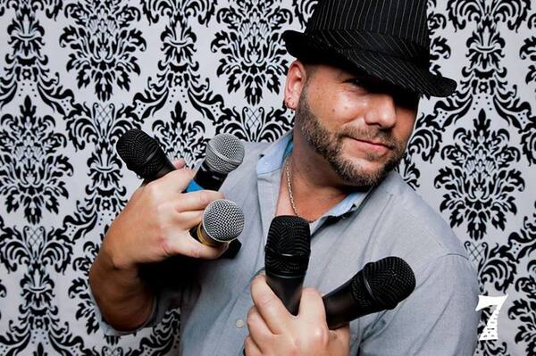 Johnee D'Shea DotCom Entertainment