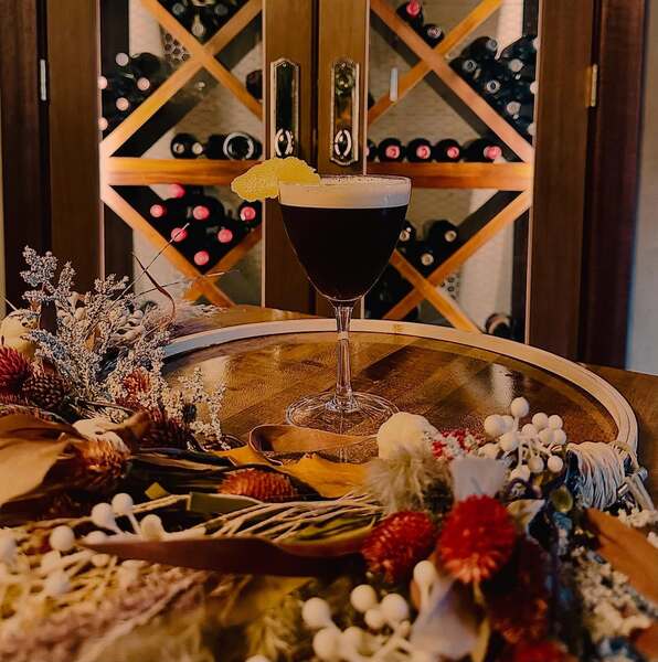 Captain Daniel Packer Inne