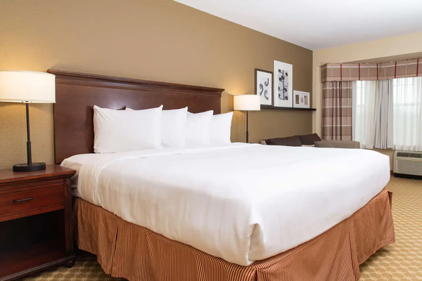 Country Inn & Suites By Carlson, Milwaukee-West, WI