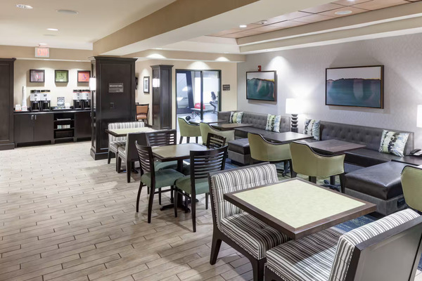 Hampton Inn & Suites Gainesville Downtown