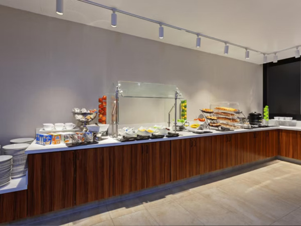 Holiday Inn Los Angeles LAX Airport