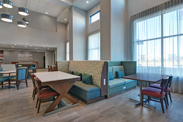 Hampton Inn & Suites Middleburg