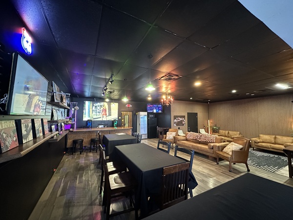 Studio Nine18 Karaoke Room & Party Venue