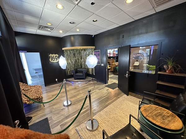 Studio Nine18 Karaoke Room & Party Venue