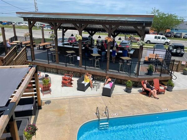 Commodore Perry Inn And Business Center