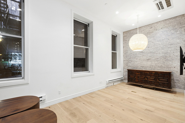 147 Spring St by Cubico