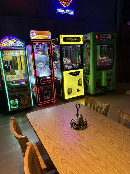 Greenies Sports Grill & Bar