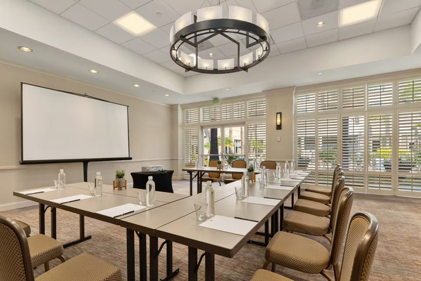 DoubleTree by Hilton Hotel San Diego - Mission Valley