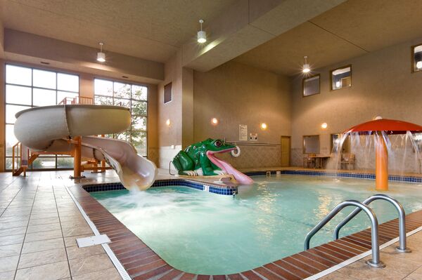ClubHouse Hotel & Suites Sioux Falls