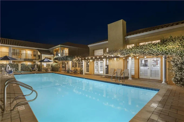 Best Western Plus Dixon Davis