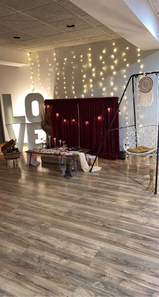 The Light Lounge At Vern's