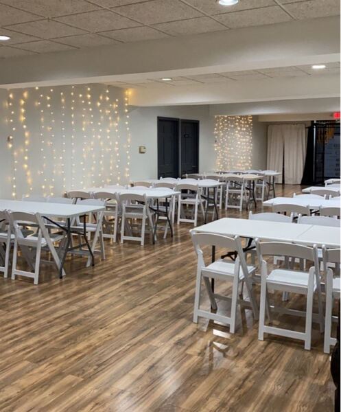 The Light Lounge At Vern's