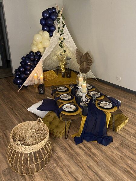 The Light Lounge At Vern's