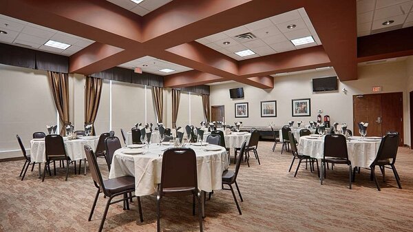 Best Western Plus Chateau Inn Sylvan Lake