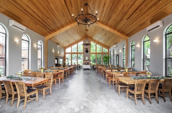 The Cedar House at Rollin Rock Ranch