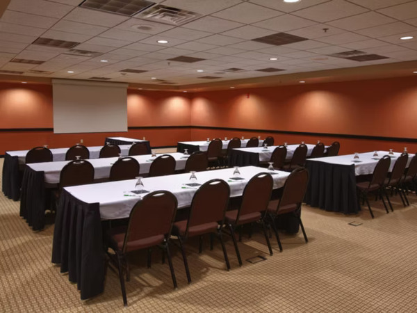 The Holiday Inn Hotel & Suites St. Paul NE - Lake Elmo