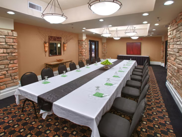 The Holiday Inn Hotel & Suites St. Paul NE - Lake Elmo