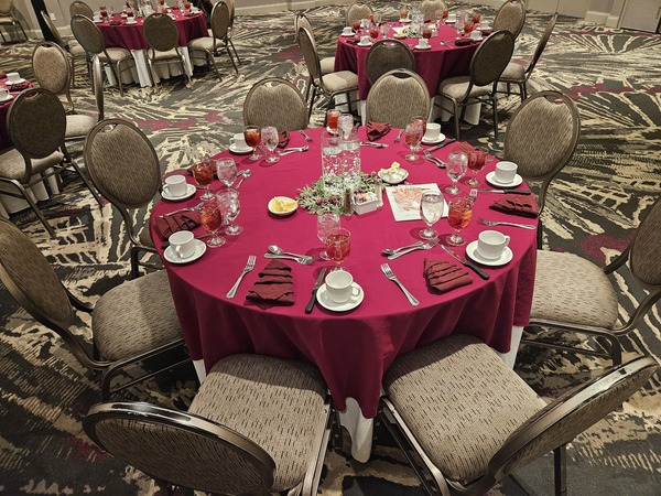 DoubleTree by Hilton Hotel Decatur Riverfront