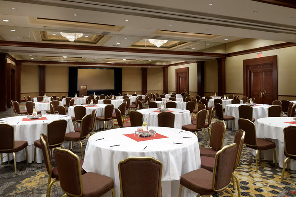 DoubleTree by Hilton Washington Dulles Airport