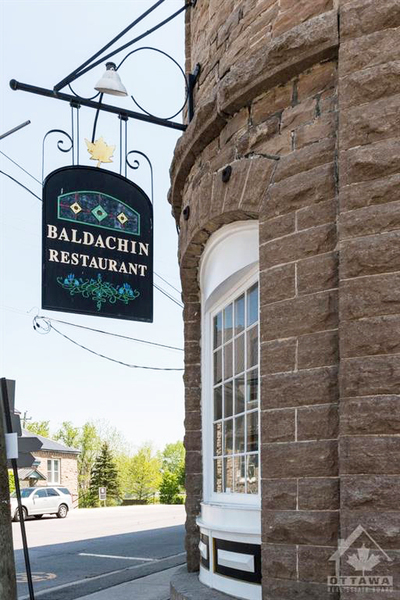 Baldachin Inn