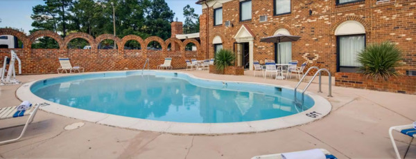 Best Western Plus - Governor's Inn