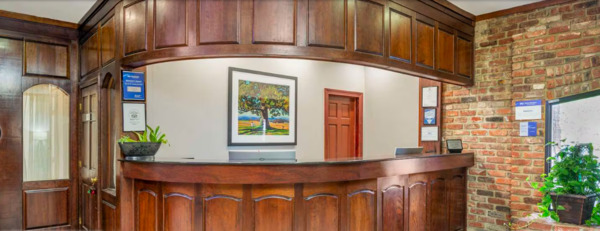 Best Western Plus - Governor's Inn