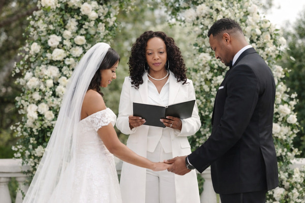 ALEGNA'S NOTARY AND WEDDING OFFICIANT SERVICES