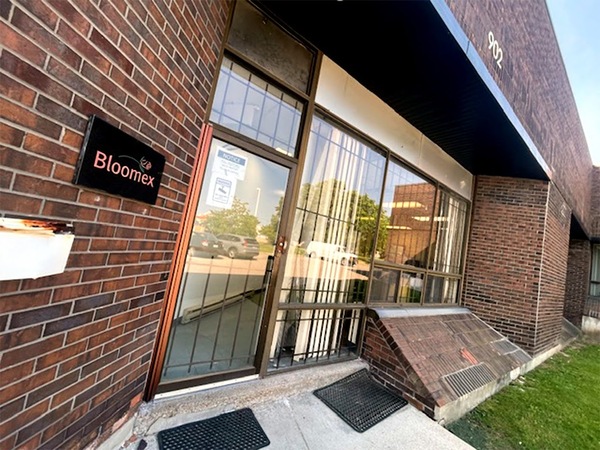 Bloomex Toronto Flowers & Gift Baskets