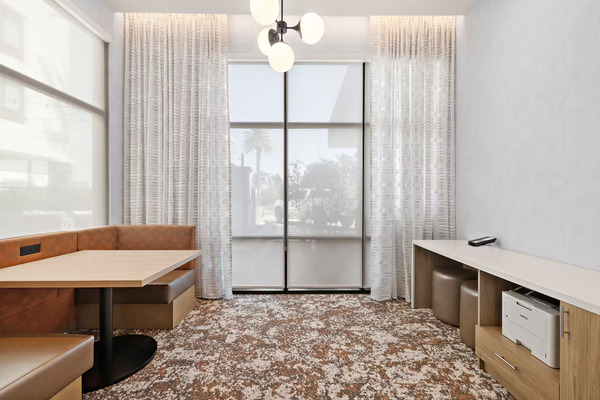 Hampton/Home2 by Hilton Ontario Airport