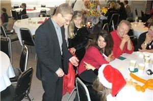 Magician Larry Maitin