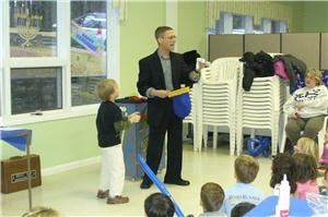 Magician Larry Maitin