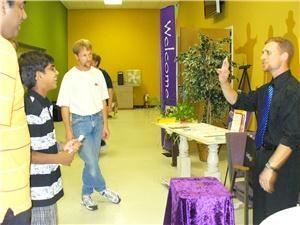 Magician Larry Maitin