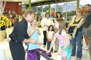 Magician Larry Maitin