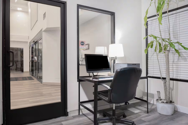 Ramada by Wyndham Bakersfield North