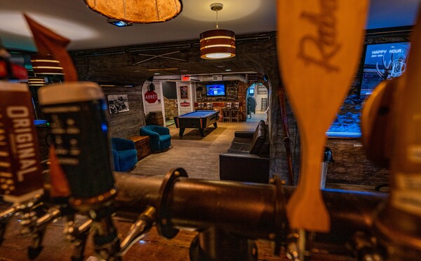 M Montreal Hostel - M Bar