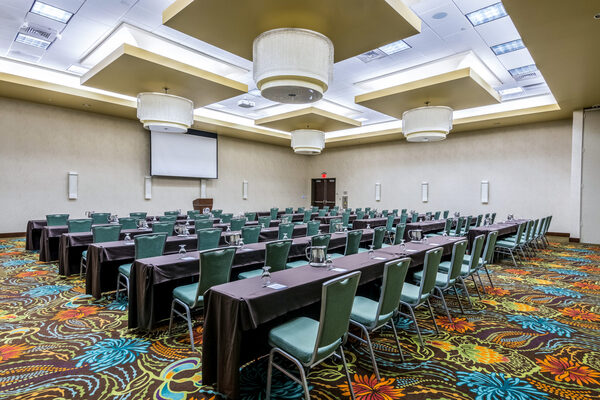 Oasis Hotel and Convention Center