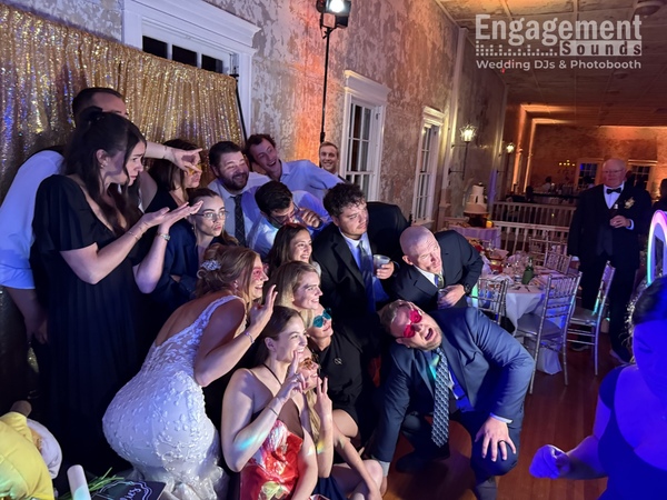 Engagement Sounds - Wedding DJs & Photobooth