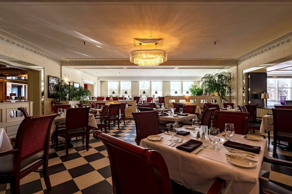 The Commodore Bar & Restaurant