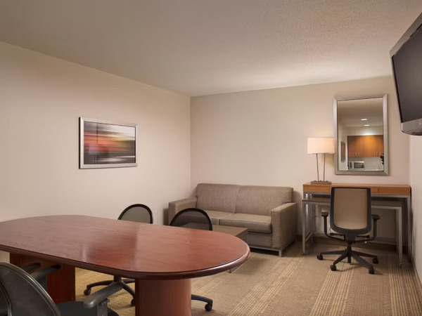 Holiday Inn Grand Rapids Airport