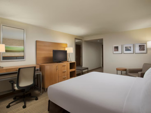 Holiday Inn Grand Rapids Airport